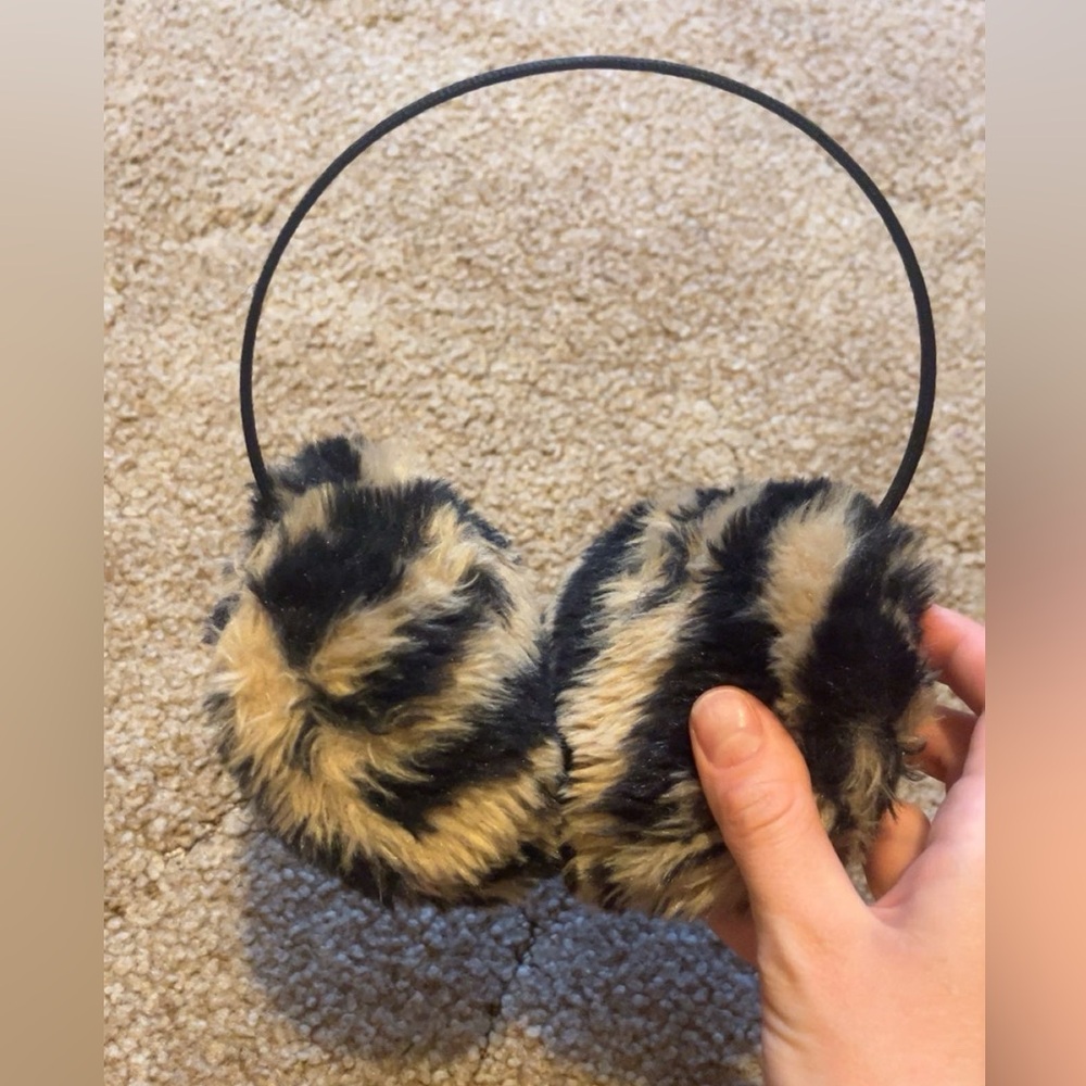 💖 Animal Print Fluffy Earmuffs 💖